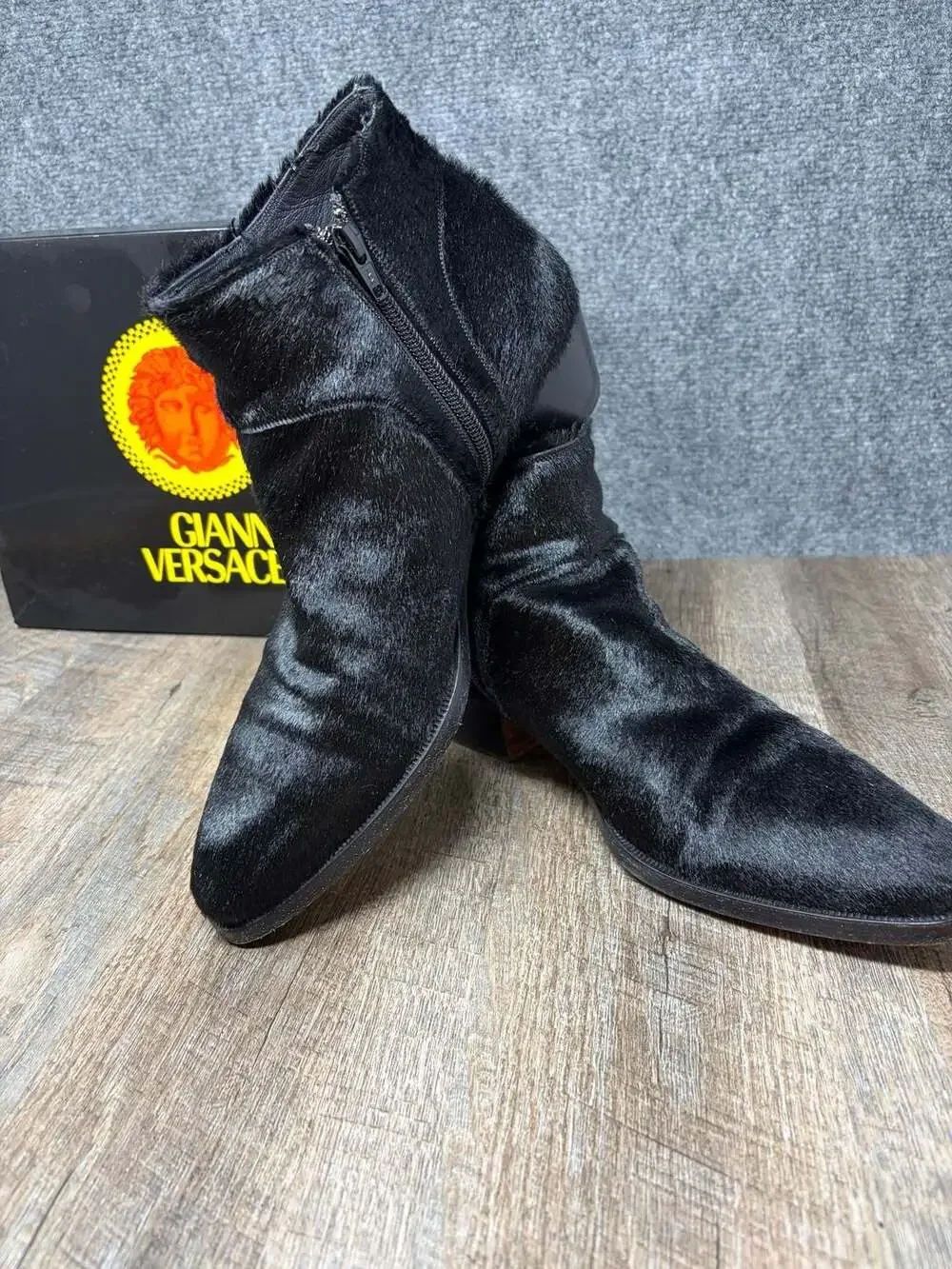 Vintage Gianni Versace, Itallian Mens size 9 Pony Shoes heeled boot 10687-1224